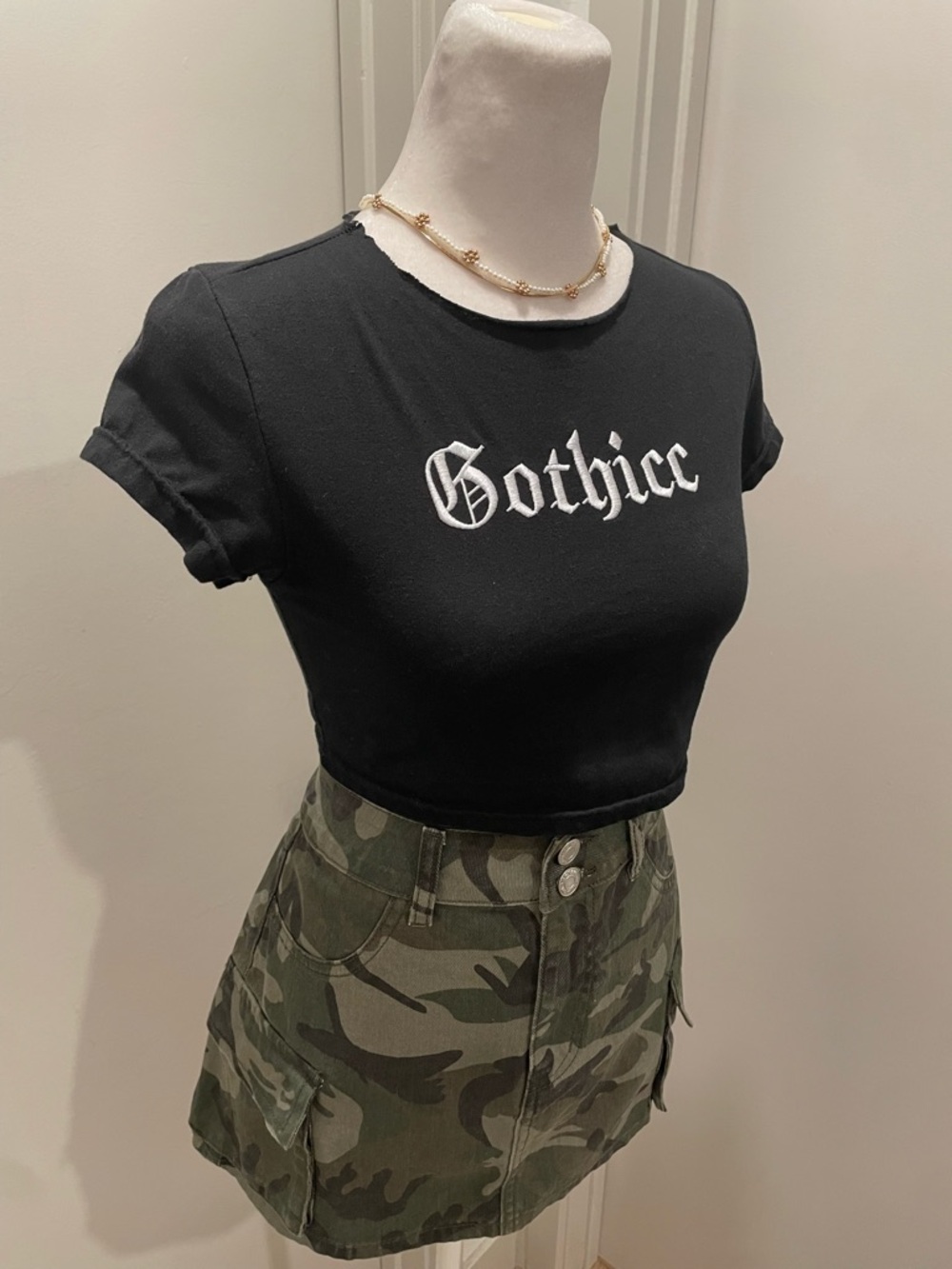 Gothicc Graphic Black Crew Neck Short Sleeve Crop Top Baby Tee - S